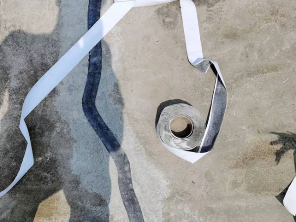 ?自粘式路面專用貼縫帶